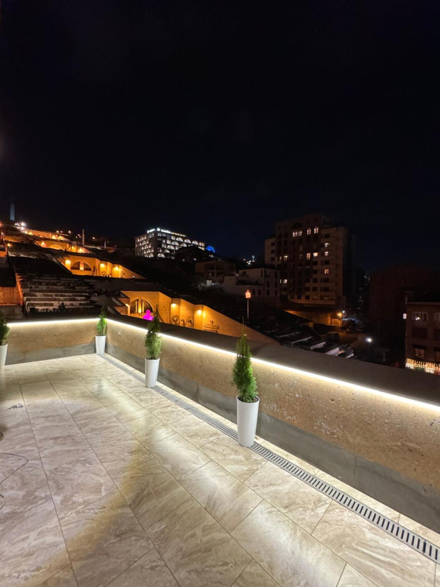 Touch The Sky Apartment Erivan Exterior foto